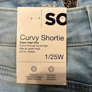 SO brand curvy Shorty super high rise shorts